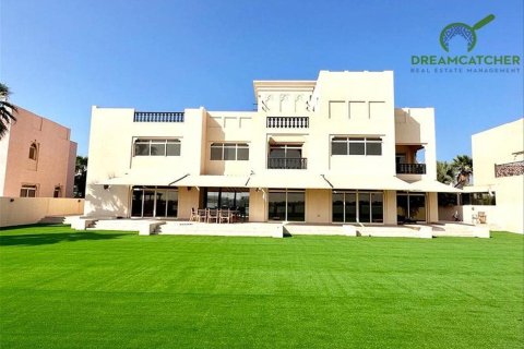 5 bedrooms Villa in Al Hamra Village, UAE No. 34239 3