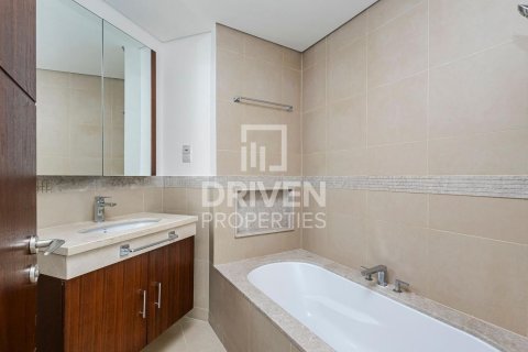 Apartment de 2 dormitorios en Burj Vista, UAE No. 215179 10