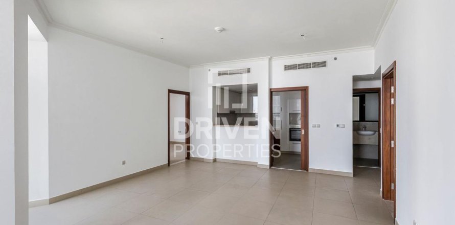 Apartment de 2 dormitorios en Burj Vista, UAE No. 215179
