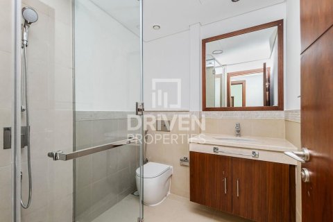 Apartment de 2 dormitorios en Burj Vista, UAE No. 215179 9