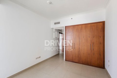 Apartment de 2 dormitorios en Burj Vista, UAE No. 215179 5