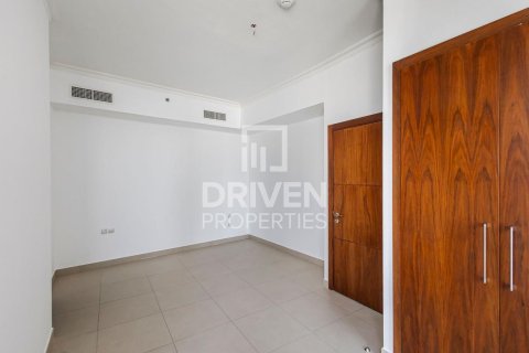 Apartment de 2 dormitorios en Burj Vista, UAE No. 215179 7
