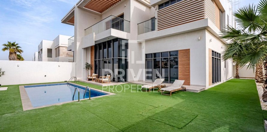4 bedrooms Villa in Jebel Ali, UAE No. 221055