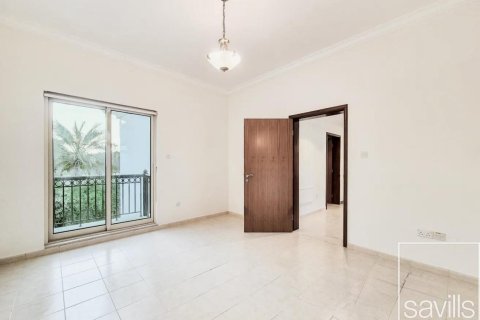 Villa de 4 dormitorios en Jumeirah Islands, UAE No. 201094 10