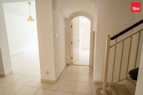 2 bedrooms Villa in Dubai, UAE No. 213447 11