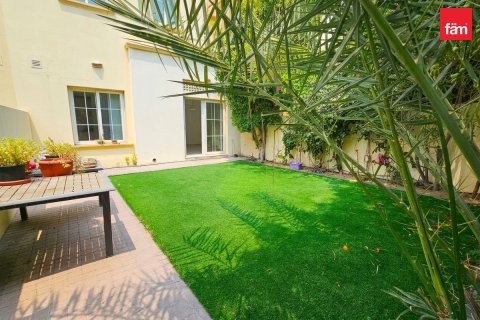 2 bedrooms Villa in Dubai, UAE No. 213447 3