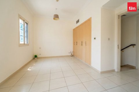 2 bedrooms Villa in Dubai, UAE No. 213447 13
