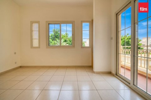 2 bedrooms Villa in Dubai, UAE No. 213447 9