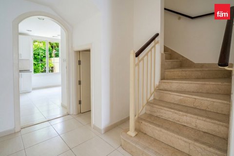 2 bedrooms Villa in Dubai, UAE No. 213447 8