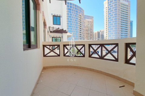 Вилла с 4 спальнями в Al Khalidiya, ОАЭ №19427 18