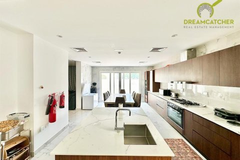 Townhouse de 5 chambres à Al Hamra Village, UAE No. 13044 9