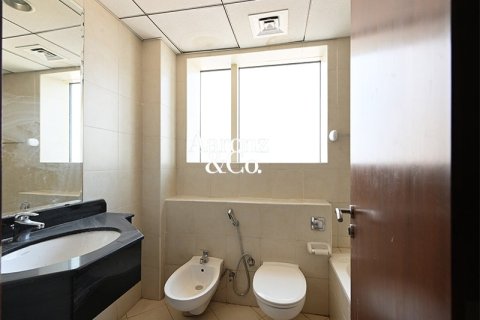 Квартира с 2 спальнями в Icon Tower 2, ОАЭ №208627 10