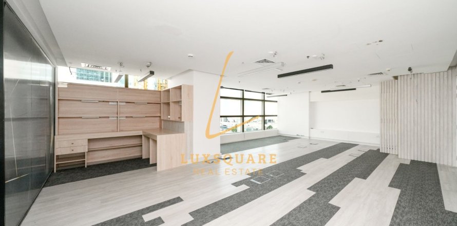 76m² Office in Sheikh Zayed Road, UAE No. 219348