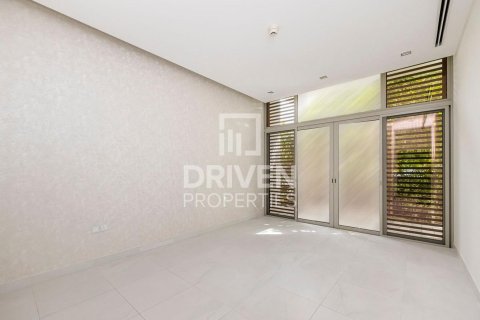 5 bedrooms Villa in District One, UAE No. 212455 10