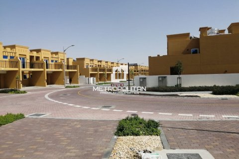 Townhouse de 3 dormitorios en DAMAC Hills (Akoya by DAMAC), UAE No. 128038 6