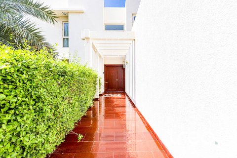 5 bedrooms Villa in Saheel, UAE No. 220760 6