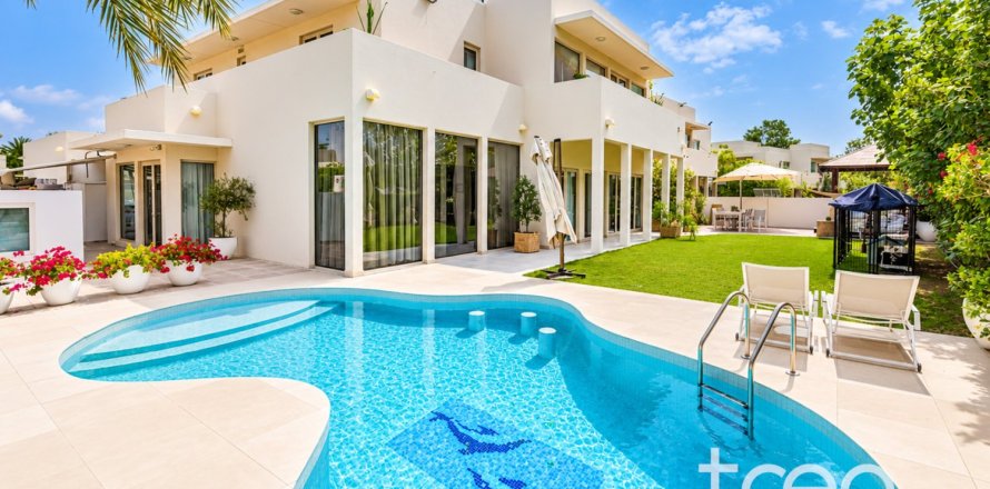 5 bedrooms Villa in Saheel, UAE No. 220760