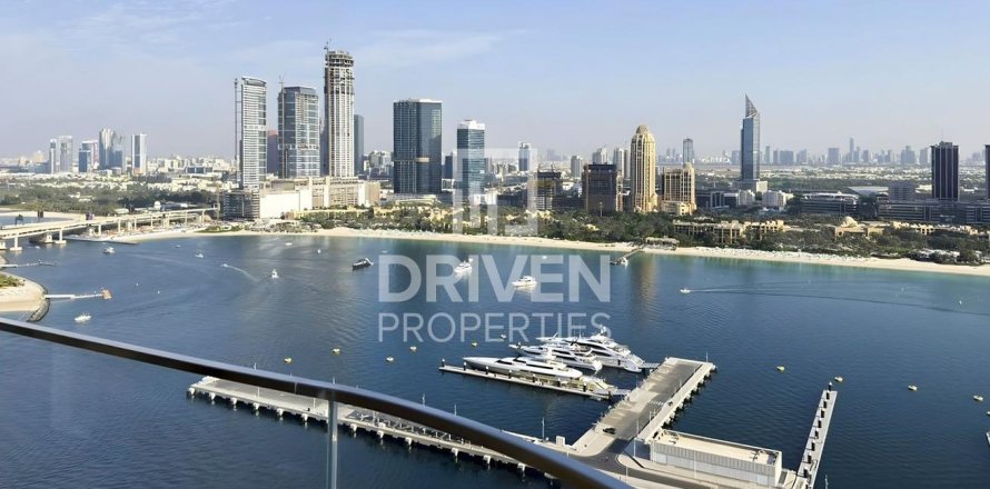 Appartement de 3 chambres à EMAAR Beachfront, UAE No. 202660