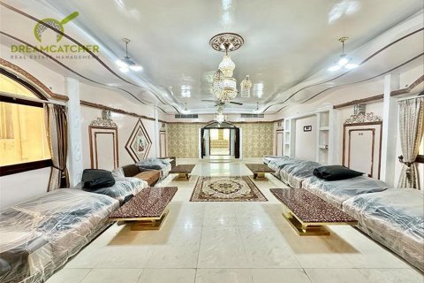 10 bedrooms Villa in Seih Al Uraibi, UAE No. 34126
