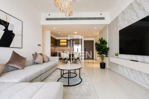 Apartment de 2 dormitorios en EMAAR Beachfront, UAE No. 223188