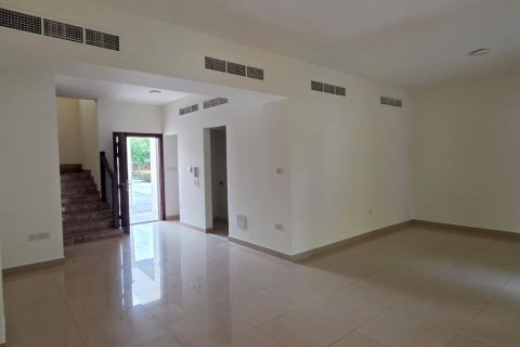 2 bedrooms Townhouse in Ras Al Khaimah, UAE No. 184258 3