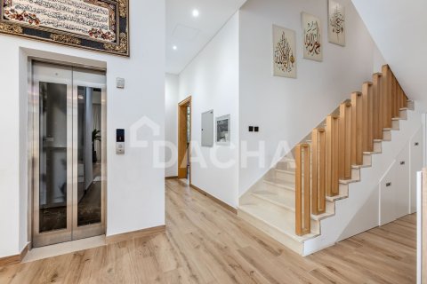 5 bedrooms Villa in Nad Al Sheba 1, UAE No. 167680 6