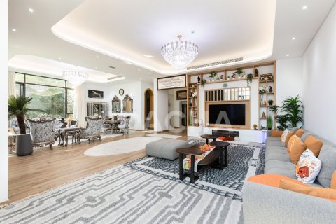 5 bedrooms Villa in Nad Al Sheba 1, UAE No. 167680 10