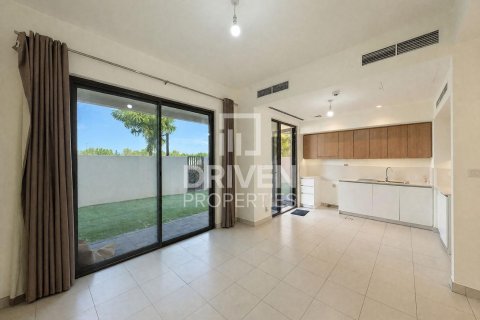 Villa de 3 dormitorios en EMAAR South, UAE No. 221528 4