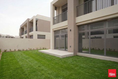 Villa de 4 dormitorios en Dubai, UAE No. 148517