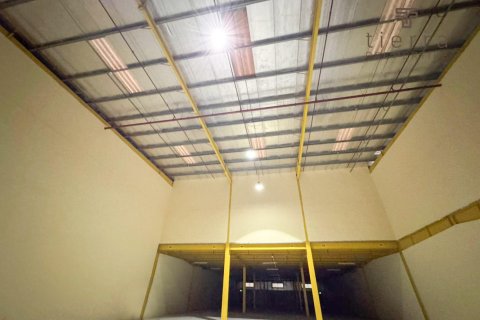 650.3m² Warehouse in Dubai, UAE No. 38844 3