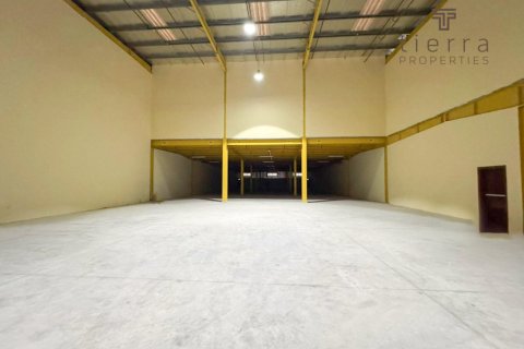 650.3m² Warehouse in Dubai, UAE No. 38844