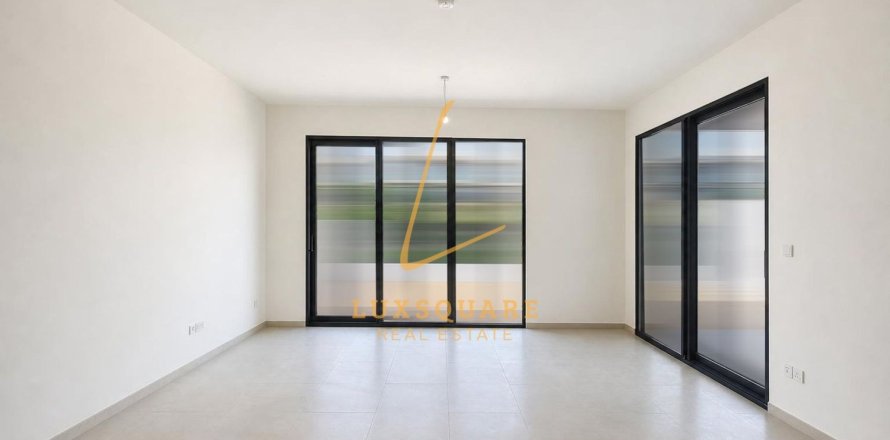 4 bedrooms Villa in Jebel Ali, UAE No. 220983