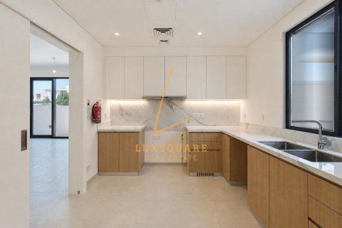 4 bedrooms Villa in Jebel Ali, UAE No. 220983 4