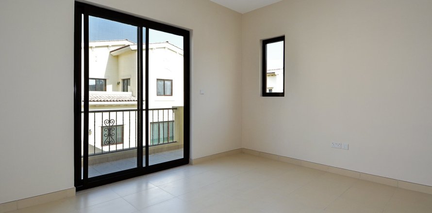 Villa de 4 dormitorios en Reem, UAE No. 215293