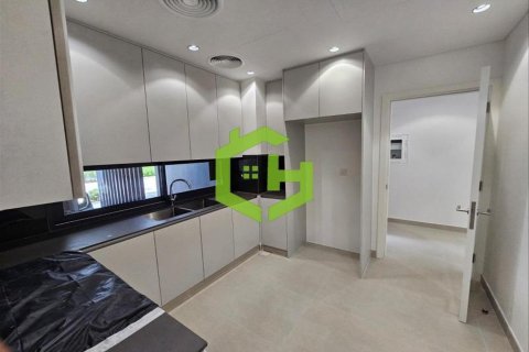 4 bedrooms Townhouse in Tilal City, UAE No. 105342 3