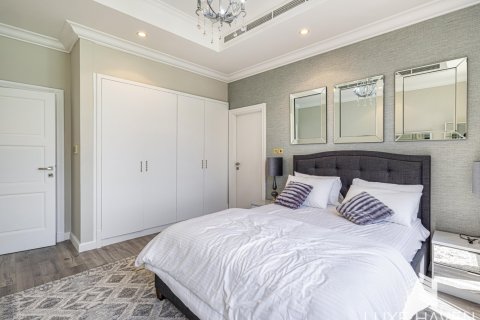4 bedrooms Villa in Canal Cove Villas, UAE No. 15126 8