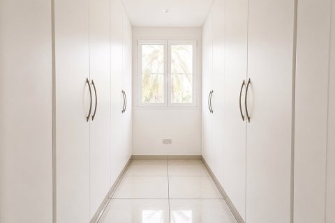 Villa de 4 dormitorios en Meadows, UAE No. 202356 17