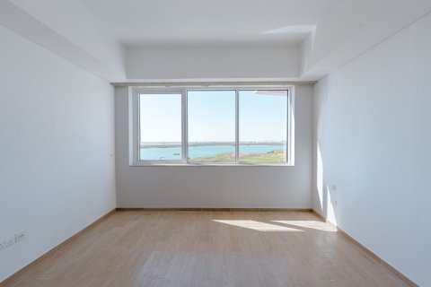 Apartment de 2 dormitorios en  Yas Island, UAE No. 215284 5