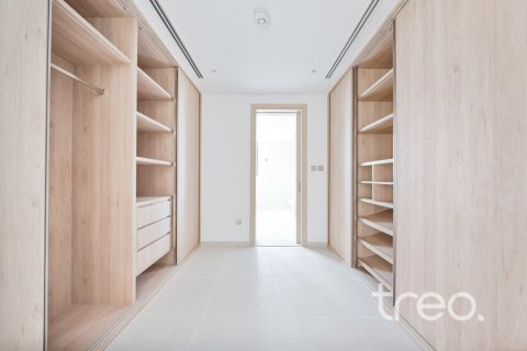 5 bedrooms Villa in Dubai, UAE No. 220769 5