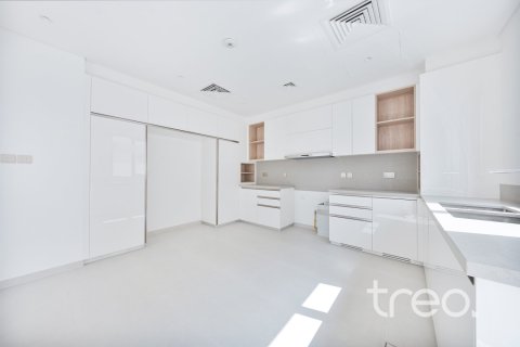 5 bedrooms Villa in Dubai, UAE No. 220769 10