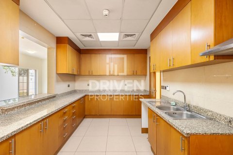 Villa de 4 dormitorios en Nadd Al Sheba, UAE No. 223330 17