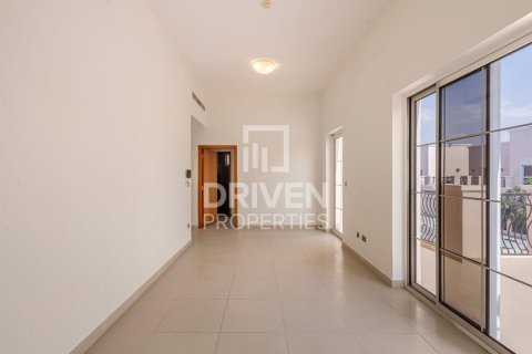 Villa de 4 dormitorios en Nadd Al Sheba, UAE No. 223330 13