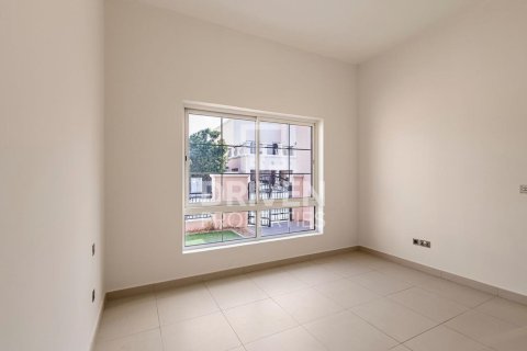 Villa de 4 dormitorios en Nadd Al Sheba, UAE No. 223330 14