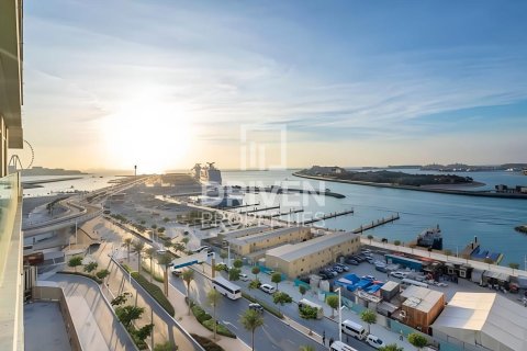 2 bedrooms Apartment in EMAAR Beachfront, UAE No. 212572 4