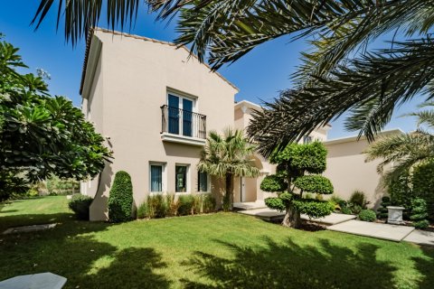 Villa de 6 dormitorios en Dubai, UAE No. 205752 4