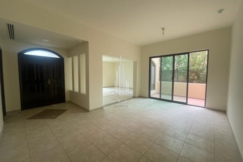 Villa de 3 dormitorios en Sas Al Nakheel, UAE No. 37245 10