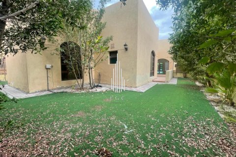 3 bedrooms Villa in Sas Al Nakheel, UAE No. 37245