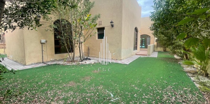 Villa de 3 dormitorios en Sas Al Nakheel, UAE No. 37245