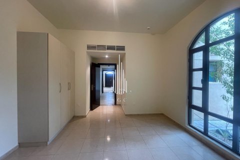 Villa de 3 dormitorios en Sas Al Nakheel, UAE No. 37245 15