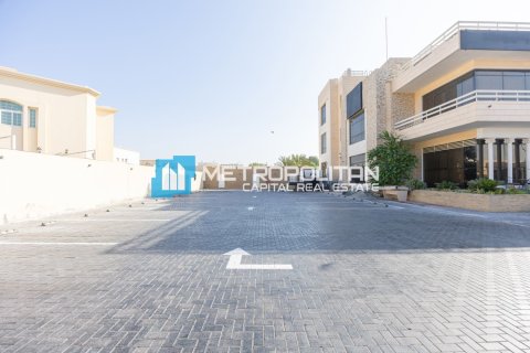 12 bedrooms Commercial Villa in Khalifa City, UAE No. 146493 21